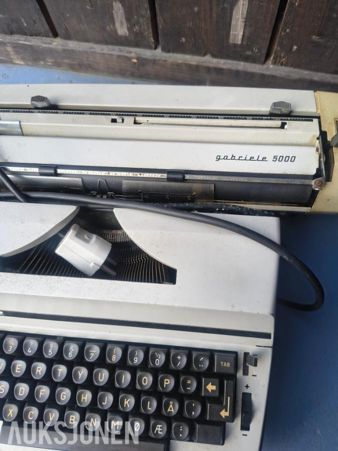 Diverse skrivemaskiner - Underwood . Remington. Brother. Adler. Olivetti.