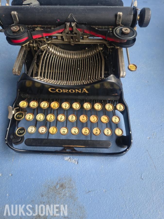 Diverse skrivemaskiner - Underwood . Remington. Brother. Adler. Olivetti.