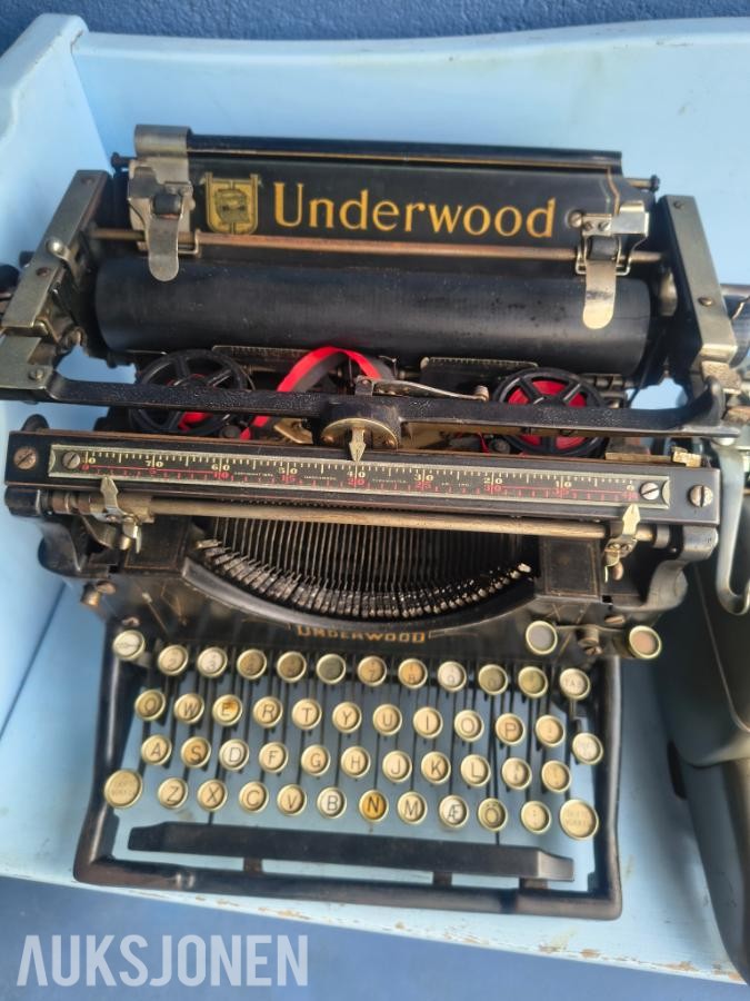 Diverse skrivemaskiner - Underwood . Remington. Brother. Adler. Olivetti.