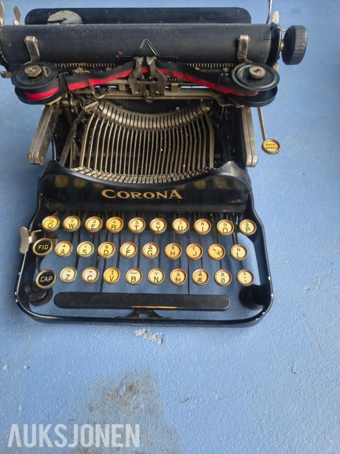 Diverse skrivemaskiner - Underwood . Remington. Brother. Adler. Olivetti.