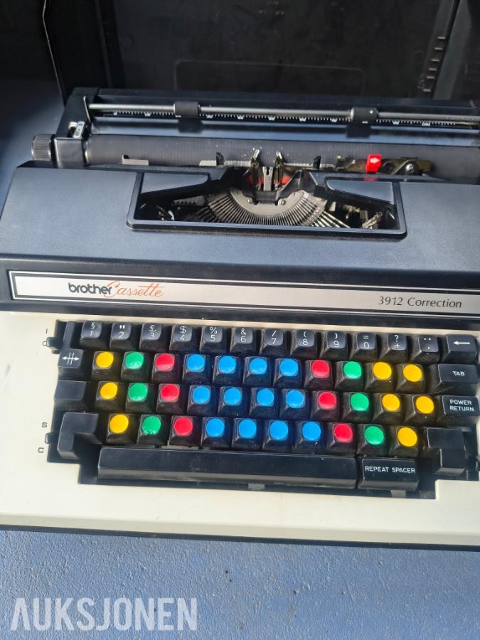 Diverse skrivemaskiner - Underwood . Remington. Brother. Adler. Olivetti.