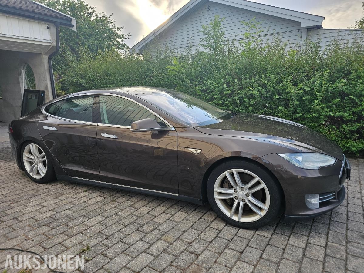 2014 Tesla Model S 85 rep objekt gratis lading