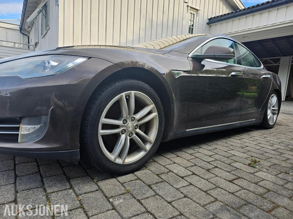 2014 Tesla Model S 85 rep objekt gratis lading