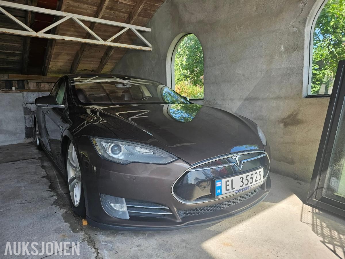 2014 Tesla Model S 85 rep objekt gratis lading