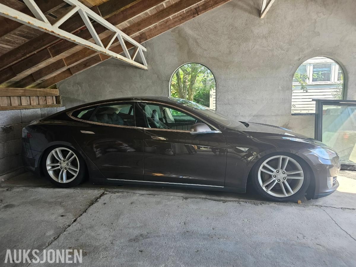 2014 Tesla Model S 85 rep objekt gratis lading