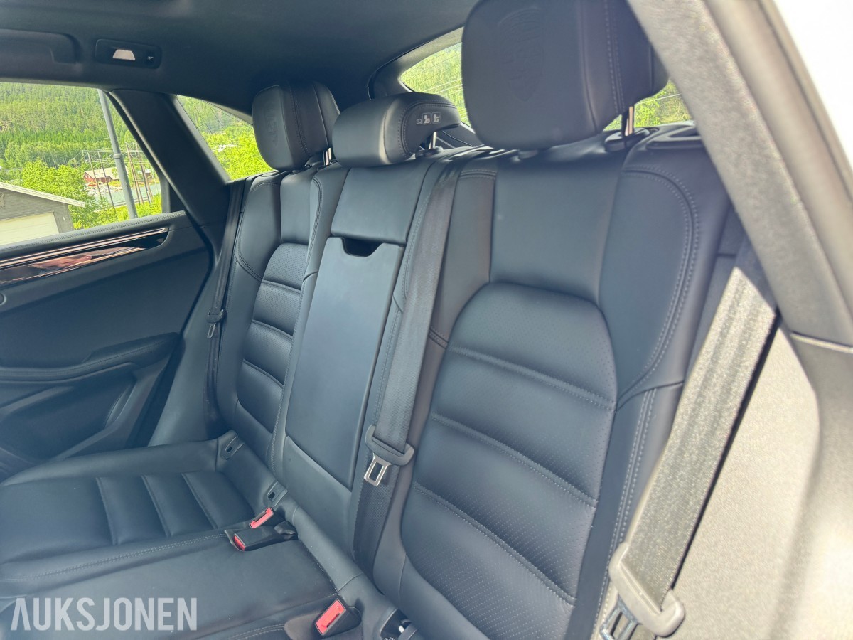 2016 Porsche MACAN 3.0-211 D 4