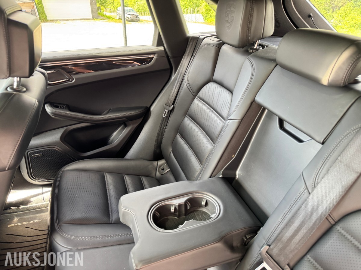 2016 Porsche MACAN 3.0-211 D 4