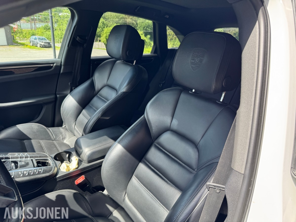 2016 Porsche MACAN 3.0-211 D 4