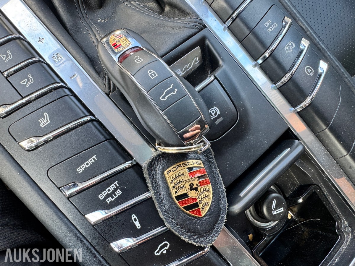2016 Porsche MACAN 3.0-211 D 4