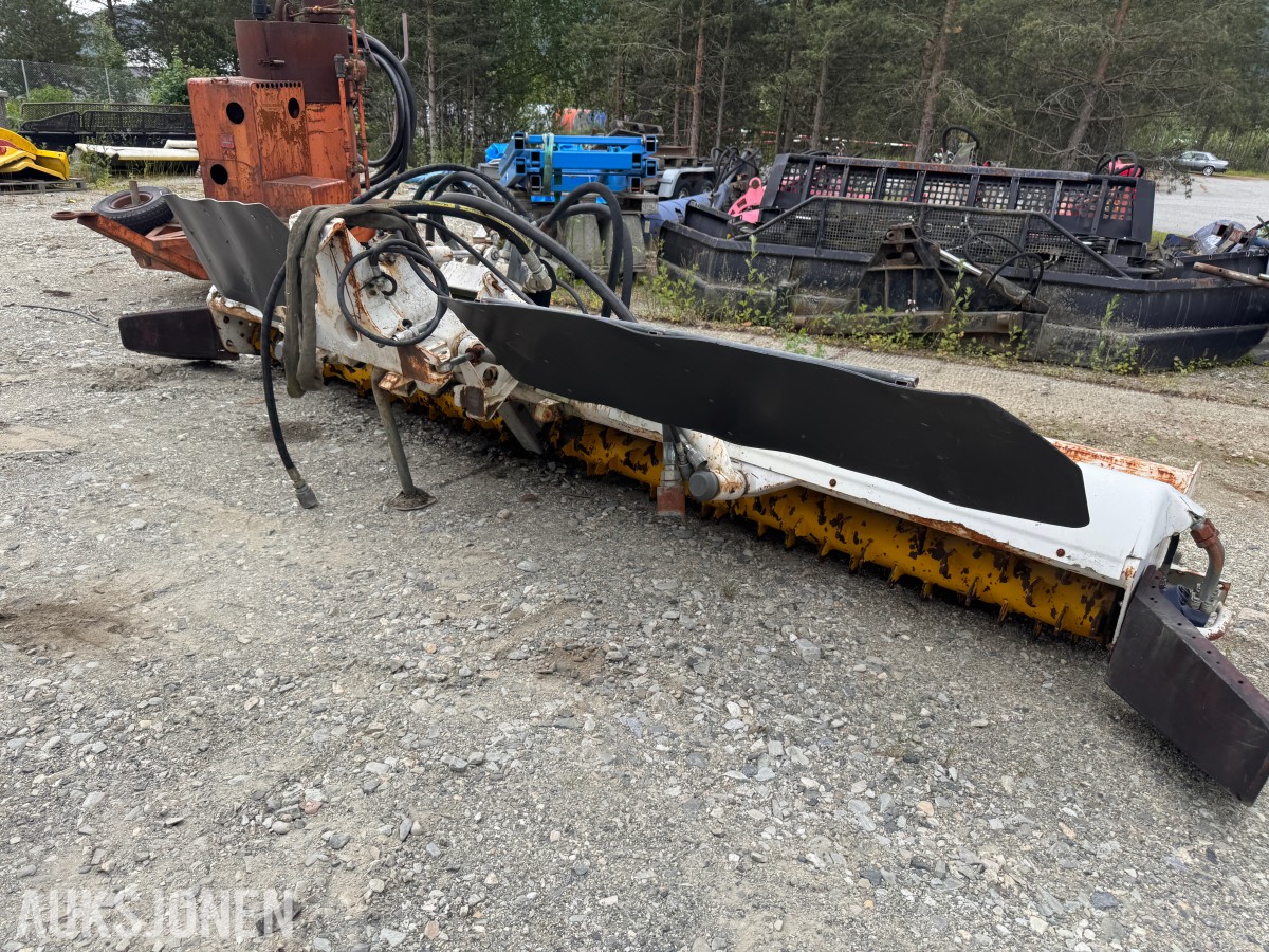 1994 2 stk Kässbohrer PB42 tråkkemaskiner.