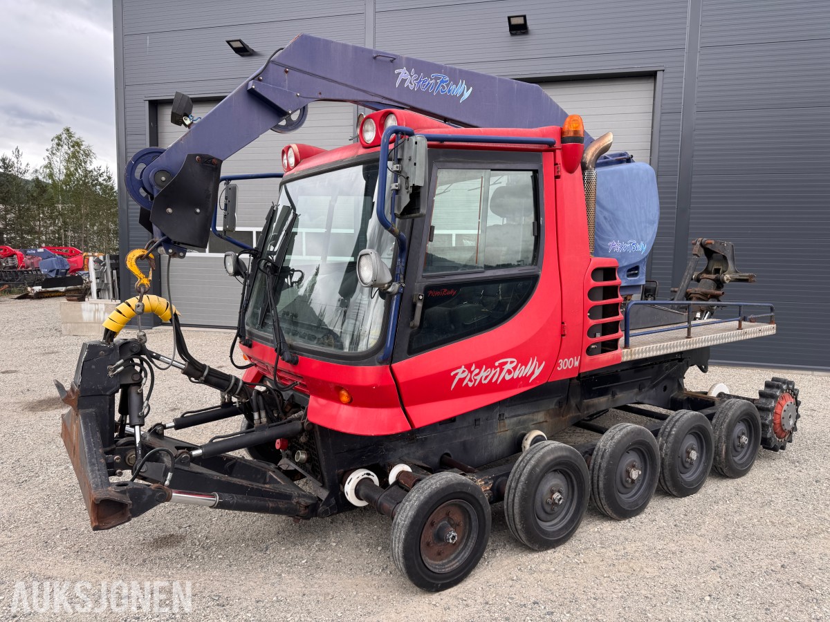 2000 Kässbohrer PistenBully 300W tråkkemaskin med vinsj.