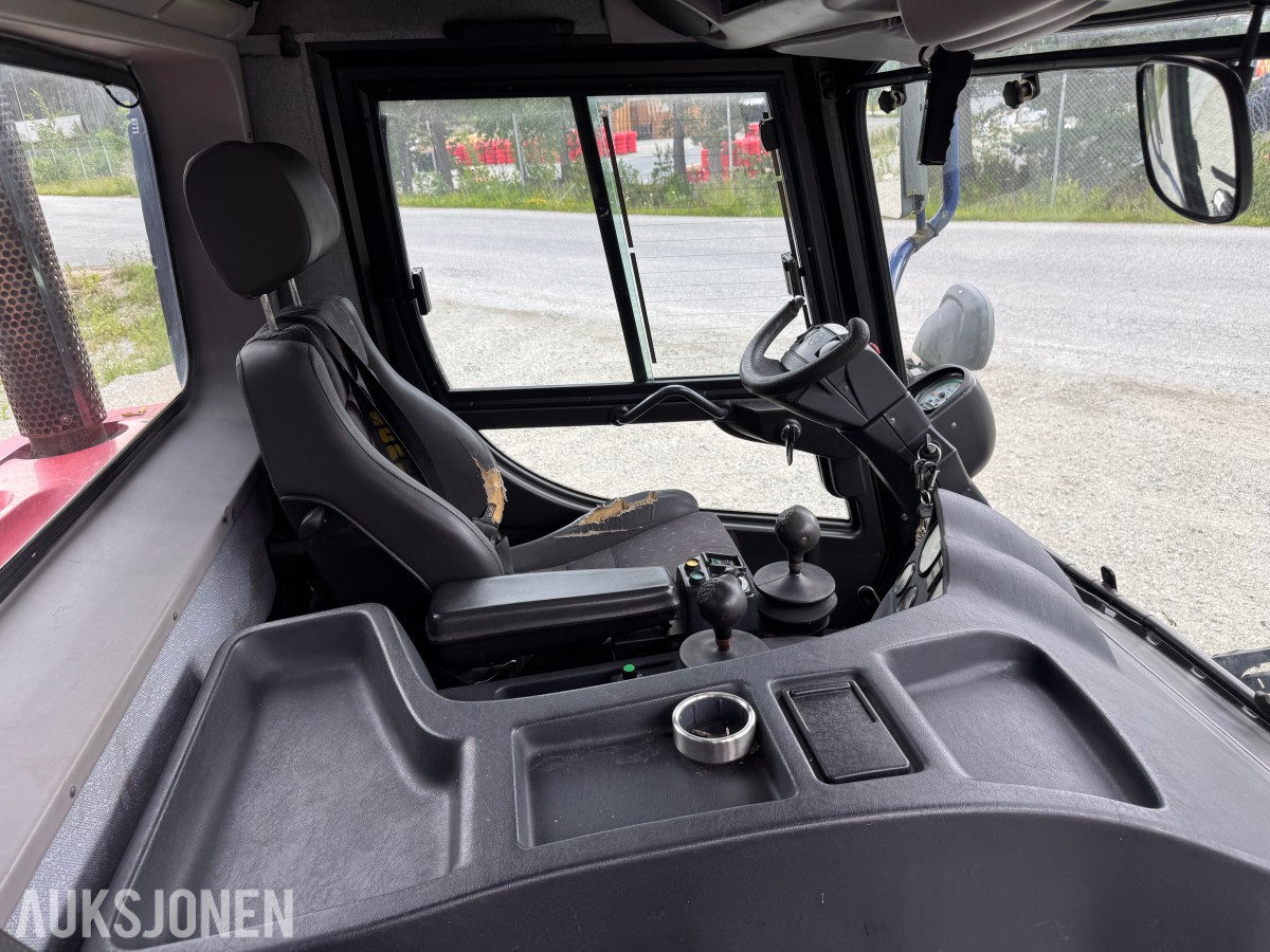 2000 Kässbohrer PistenBully 300W tråkkemaskin med vinsj.