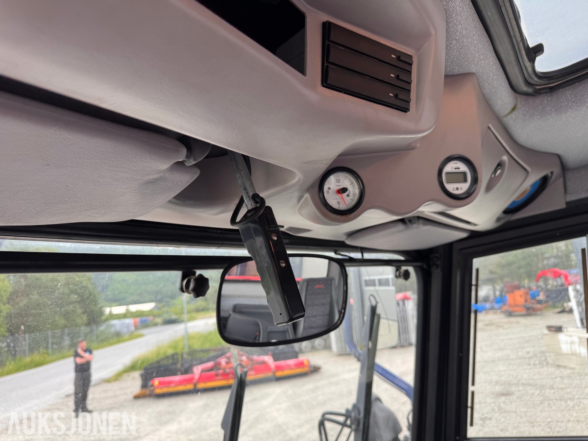 2000 Kässbohrer PistenBully 300W tråkkemaskin med vinsj.