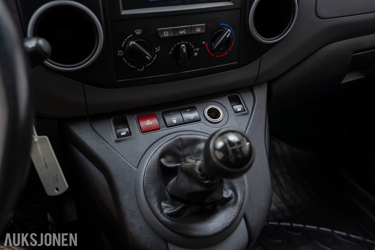 2017 Peugeot PARTNER *INGEN MINSTEPRIS* 1.6 D HENGERFESTE CRUISE INNREDNING SKYVEDØRER