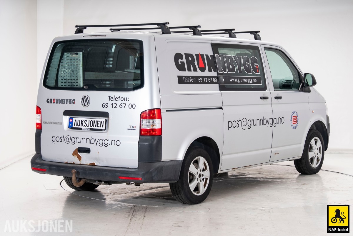 2015 Volkswagen TRANSPORTER 2.0 D 140HK 4MOTION HENGERFESTE VARMER INNREDNING SKYVEDØRER