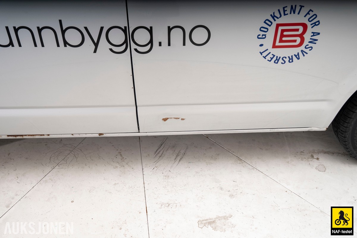 2015 Volkswagen TRANSPORTER 2.0 D 140HK 4MOTION HENGERFESTE VARMER INNREDNING SKYVEDØRER
