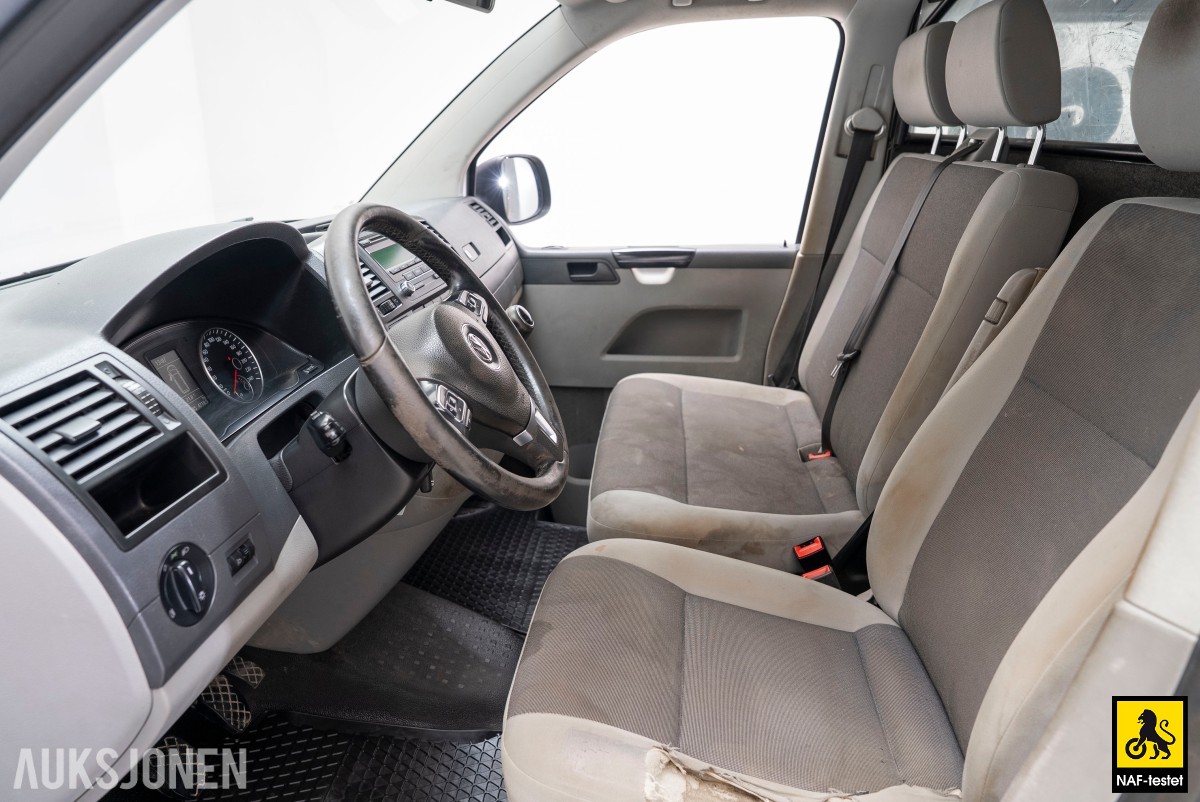 2015 Volkswagen TRANSPORTER 2.0 D 140HK 4MOTION HENGERFESTE VARMER INNREDNING SKYVEDØRER