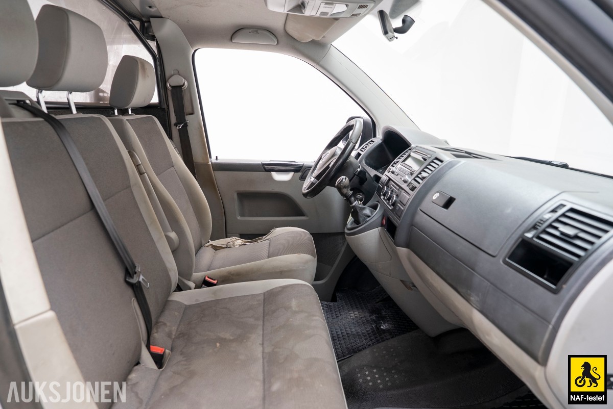 2015 Volkswagen TRANSPORTER 2.0 D 140HK 4MOTION HENGERFESTE VARMER INNREDNING SKYVEDØRER