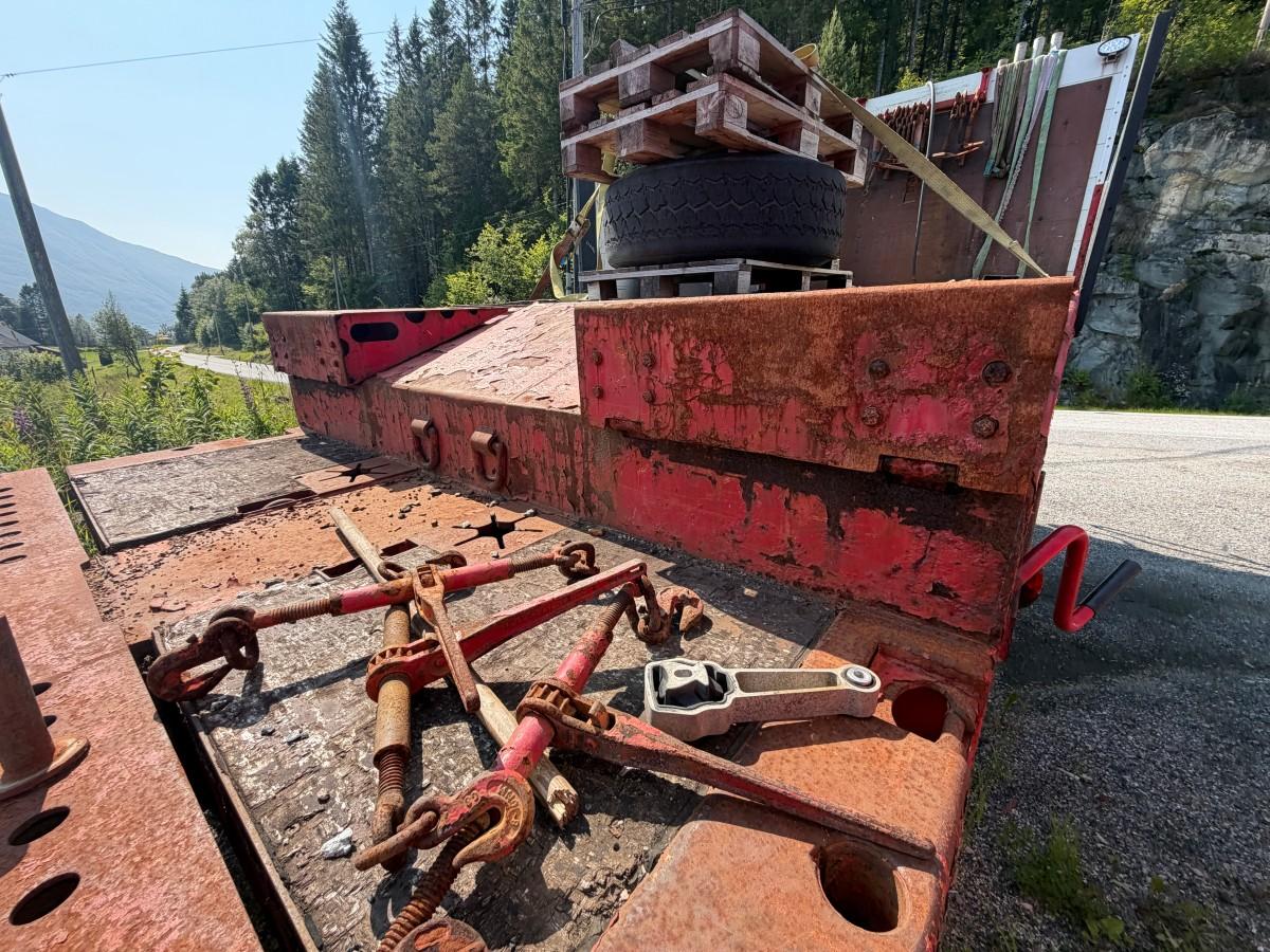 2016 Carnehl SATTELANHÄGER - Utrekkbar Maskinhenger - Rep Objekt