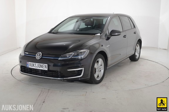 2018 VOLKSWAGEN E-GOLF 136 HK ACC VARMEPUMPE NAVI LED KAMERA BLIS SPORTSSETER SKINN