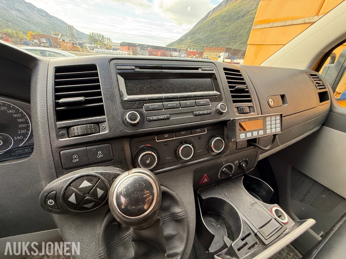 2015 Volkswagen Transporter - 2.0-140 D 4MOTION pickup - 316123KM