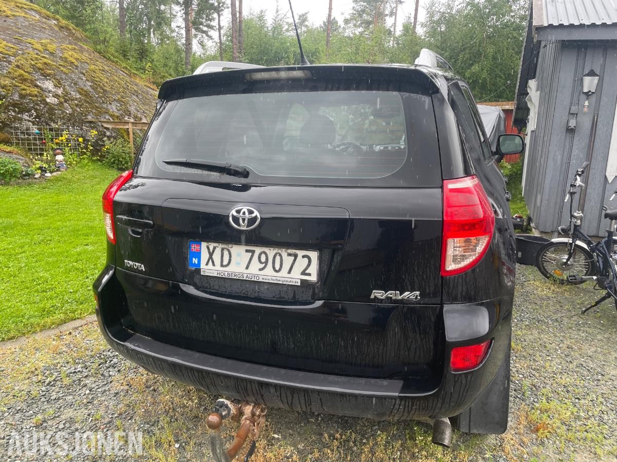 2007 Toyota RAV4 2.2 136hk 4WD REP OBJEKT hengerfeste skinn webasto