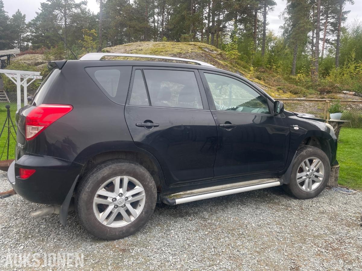 2007 Toyota RAV4 2.2 136hk 4WD REP OBJEKT hengerfeste skinn webasto