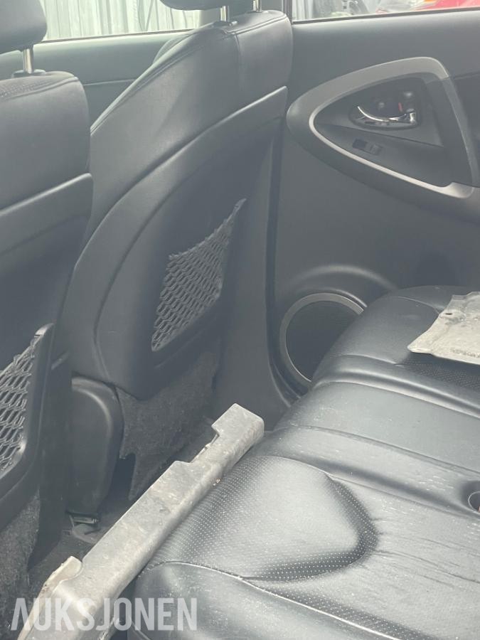 2007 Toyota RAV4 2.2 136hk 4WD REP OBJEKT hengerfeste skinn webasto