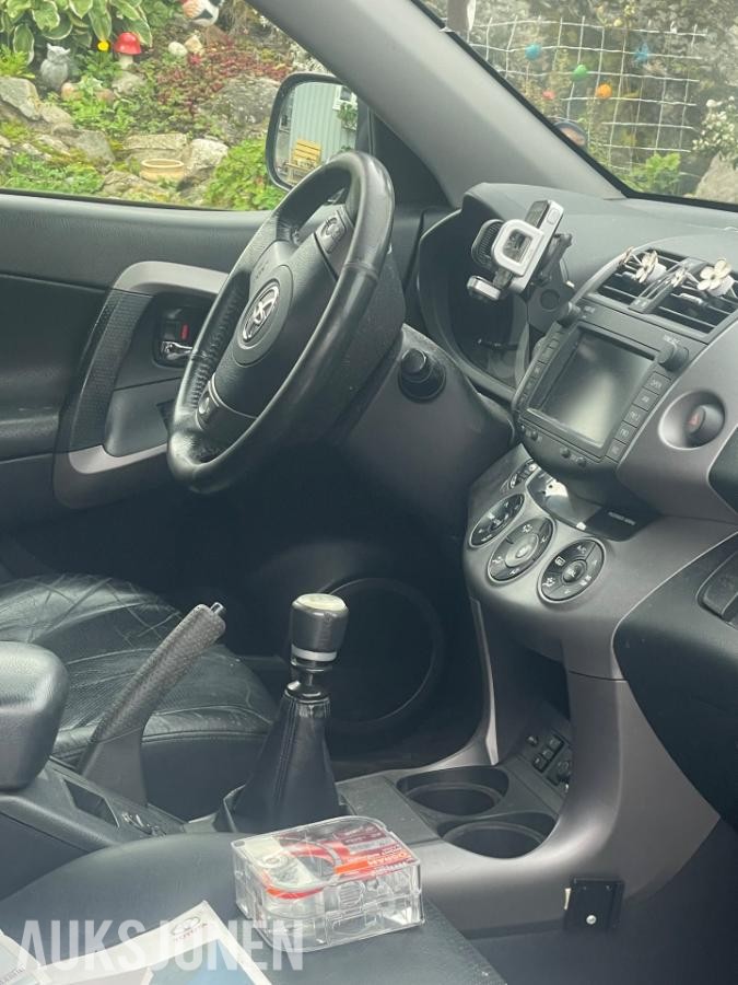 2007 Toyota RAV4 2.2 136hk 4WD REP OBJEKT hengerfeste skinn webasto