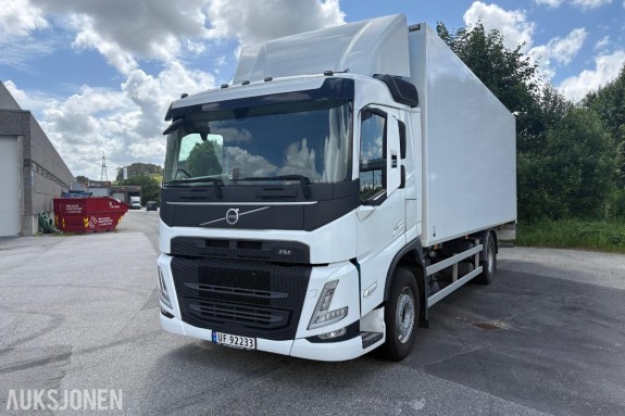 2021 Volvo FM 340 18-pallers skapbil med full sideåpning førstegangs registrert i 2022