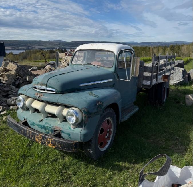 1951 Ford F5 Veteran lastebil med tipp - rep objekt