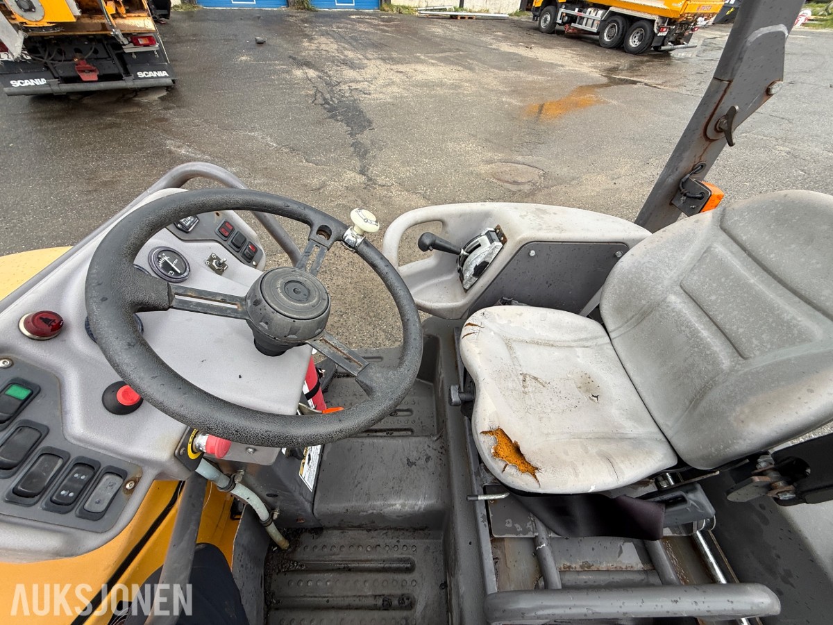 2019 Volvo DD38HF Vals, 796T, Arbeidslys