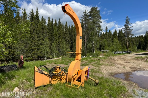 PC traktormontert flishugger / fliskutter med hydraulisk innmating