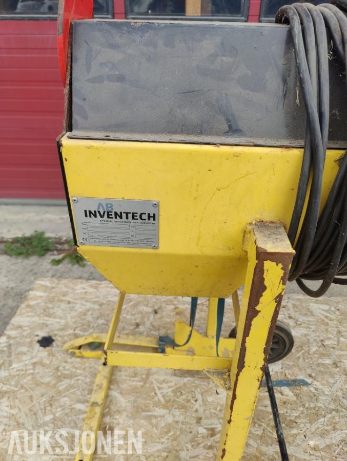 AB INVENTECH  Juletrefres