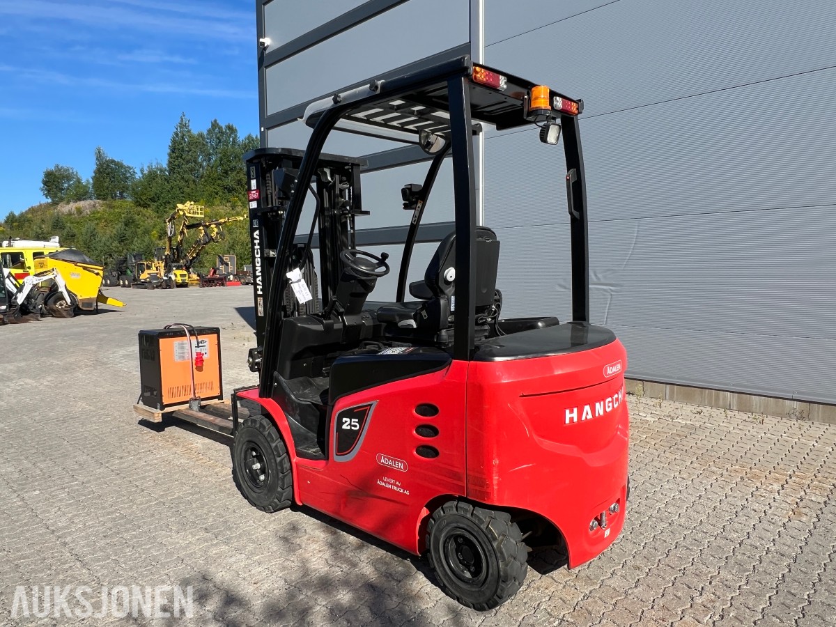 2022 Hangcha CPD25X kun 408t m/friløftmast
