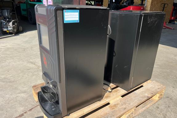 2019 De Jong Duke Varea 8224 CoEx renovert kaffemaskin med underskap