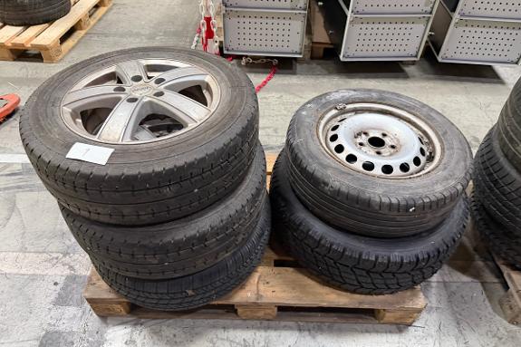 Parti brukte dekk - 205/65 R16C, 195/65 R15 og 255/65 R16 - på alu- og stålfelg