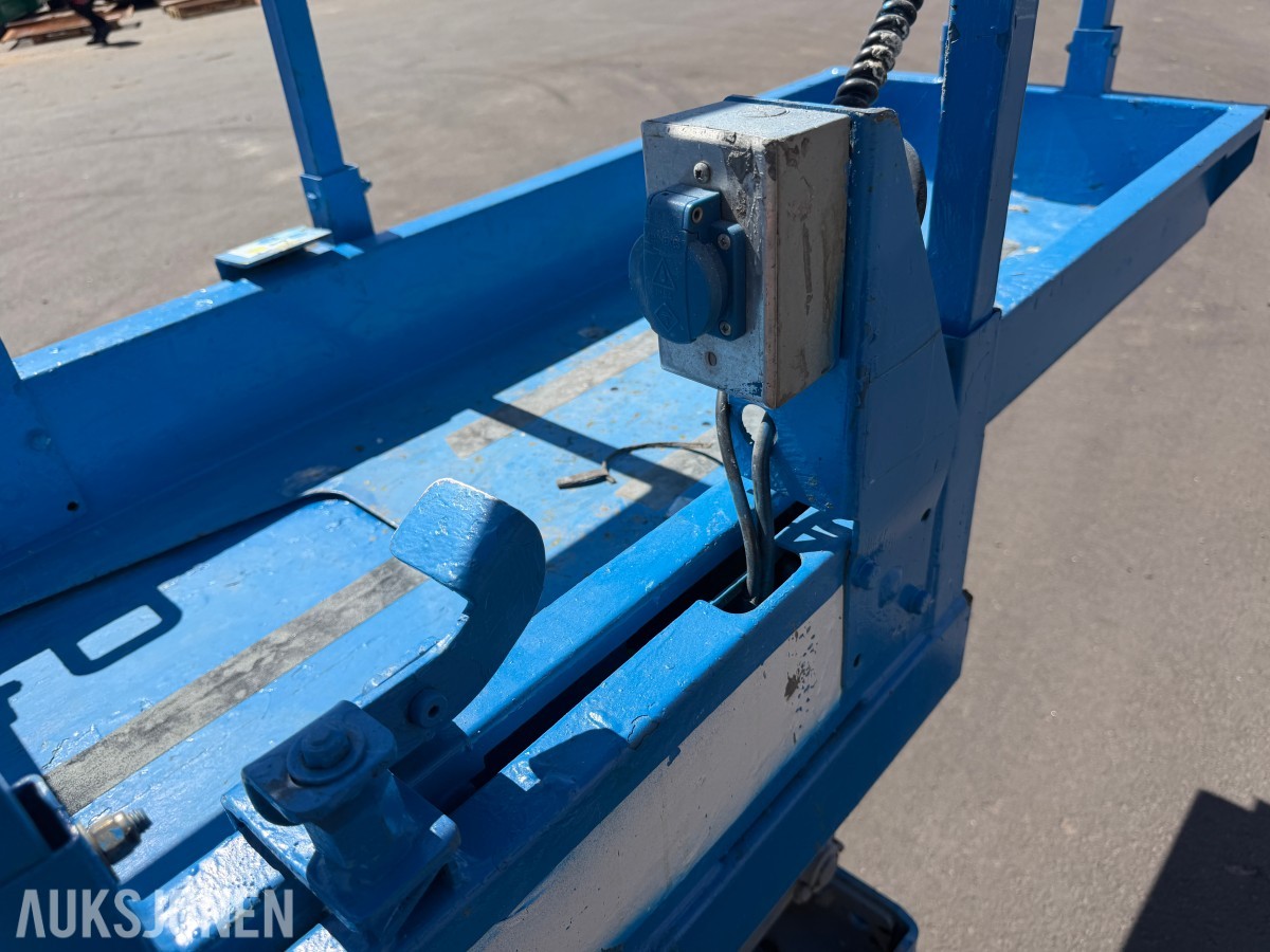 2011 Genie GS-1932 Batteridrevet sakselift – 7,79 m arbeidshøyde