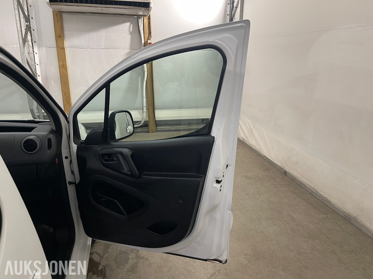 2016 PEUGEOT PARTNER 1.6-99 D AUTOMAT CRUISE P.SENSORER HENGERFESTE