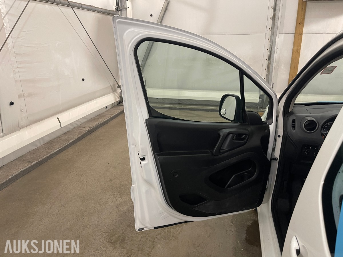 2016 PEUGEOT PARTNER 1.6-99 D AUTOMAT CRUISE P.SENSORER HENGERFESTE