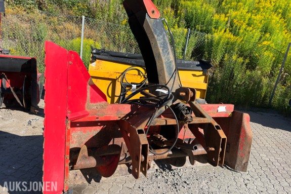 Sisu S-220 - 2 Trinn Snøfres med feste og aksel - 2 Trinn Snøfres med feste og aksel