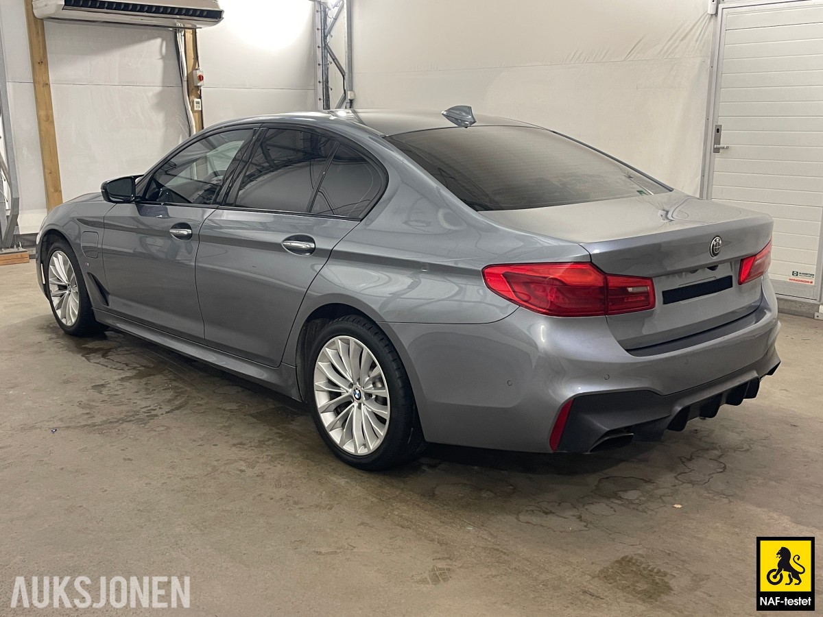 2018 BMW 530E M SPORT 360-KAMERA HEAD-UP SOLTAK KOMFORTSETER SKINN