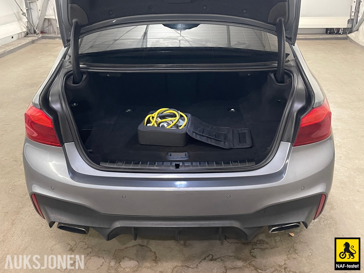 2018 BMW 530E M SPORT 360-KAMERA HEAD-UP SOLTAK KOMFORTSETER SKINN