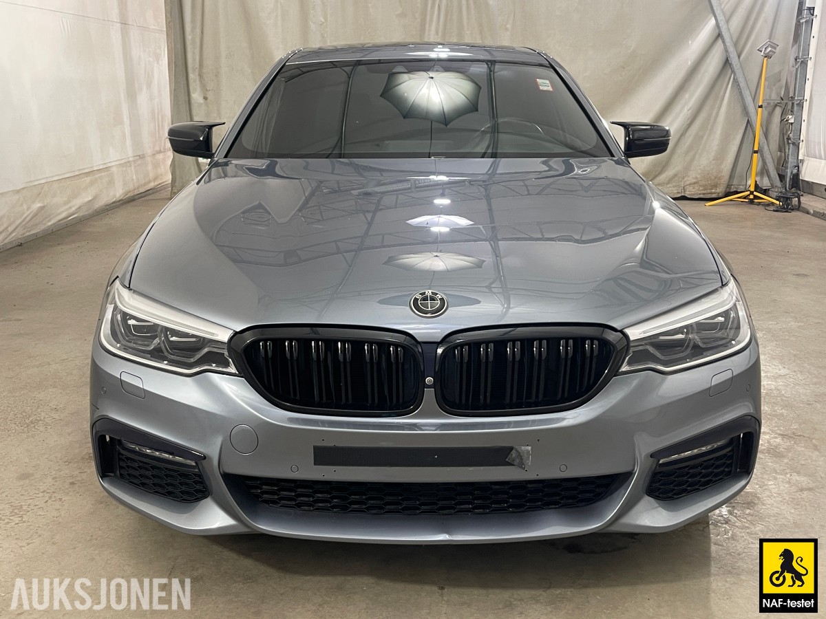 2018 BMW 530E M SPORT 360-KAMERA HEAD-UP SOLTAK KOMFORTSETER SKINN