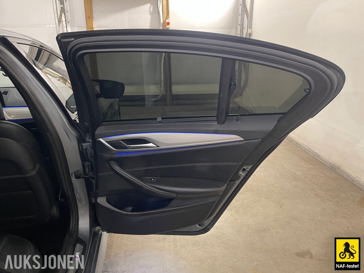 2018 BMW 530E M SPORT 360-KAMERA HEAD-UP SOLTAK KOMFORTSETER SKINN