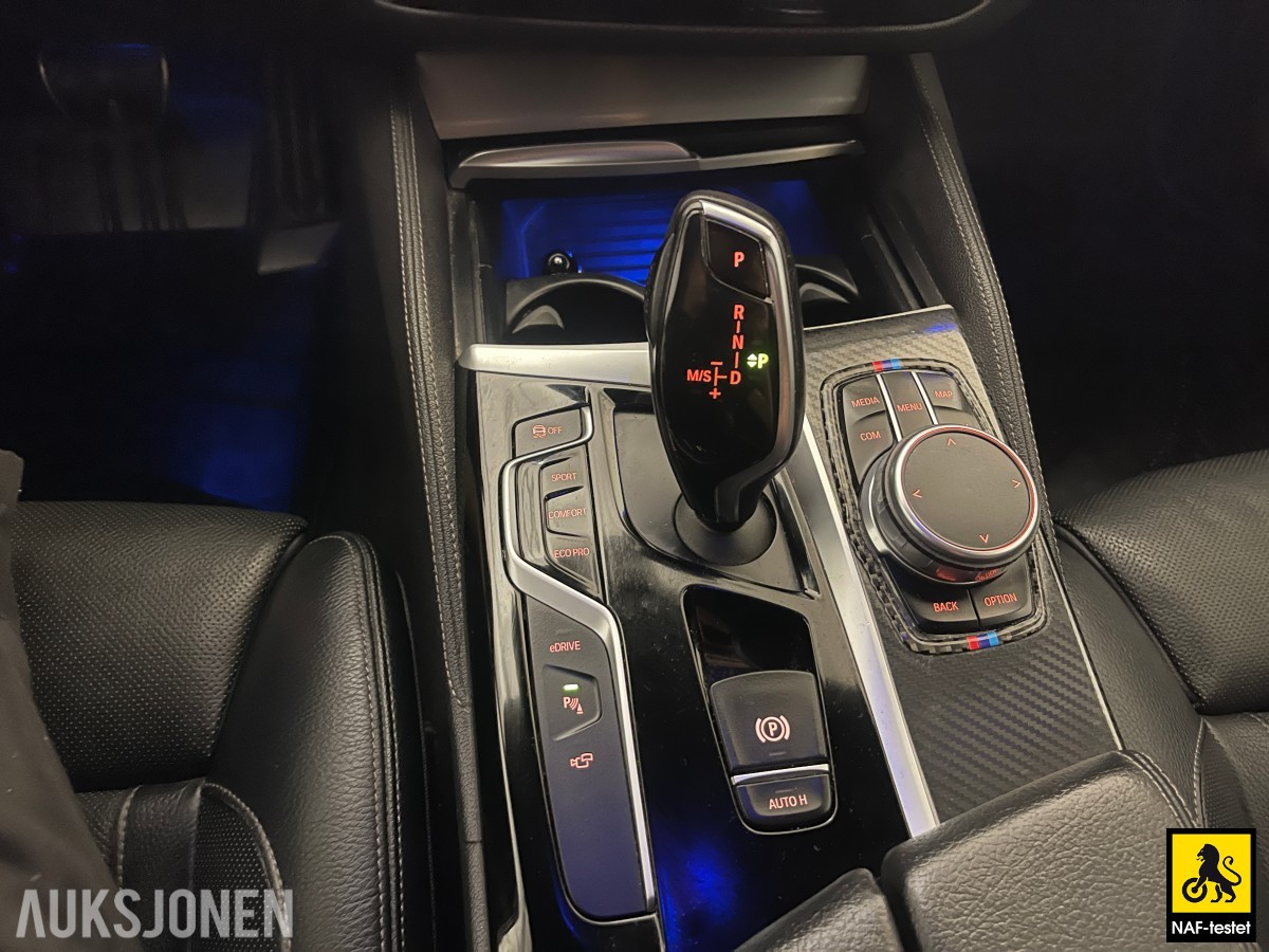 2018 BMW 530E M SPORT 360-KAMERA HEAD-UP SOLTAK KOMFORTSETER SKINN
