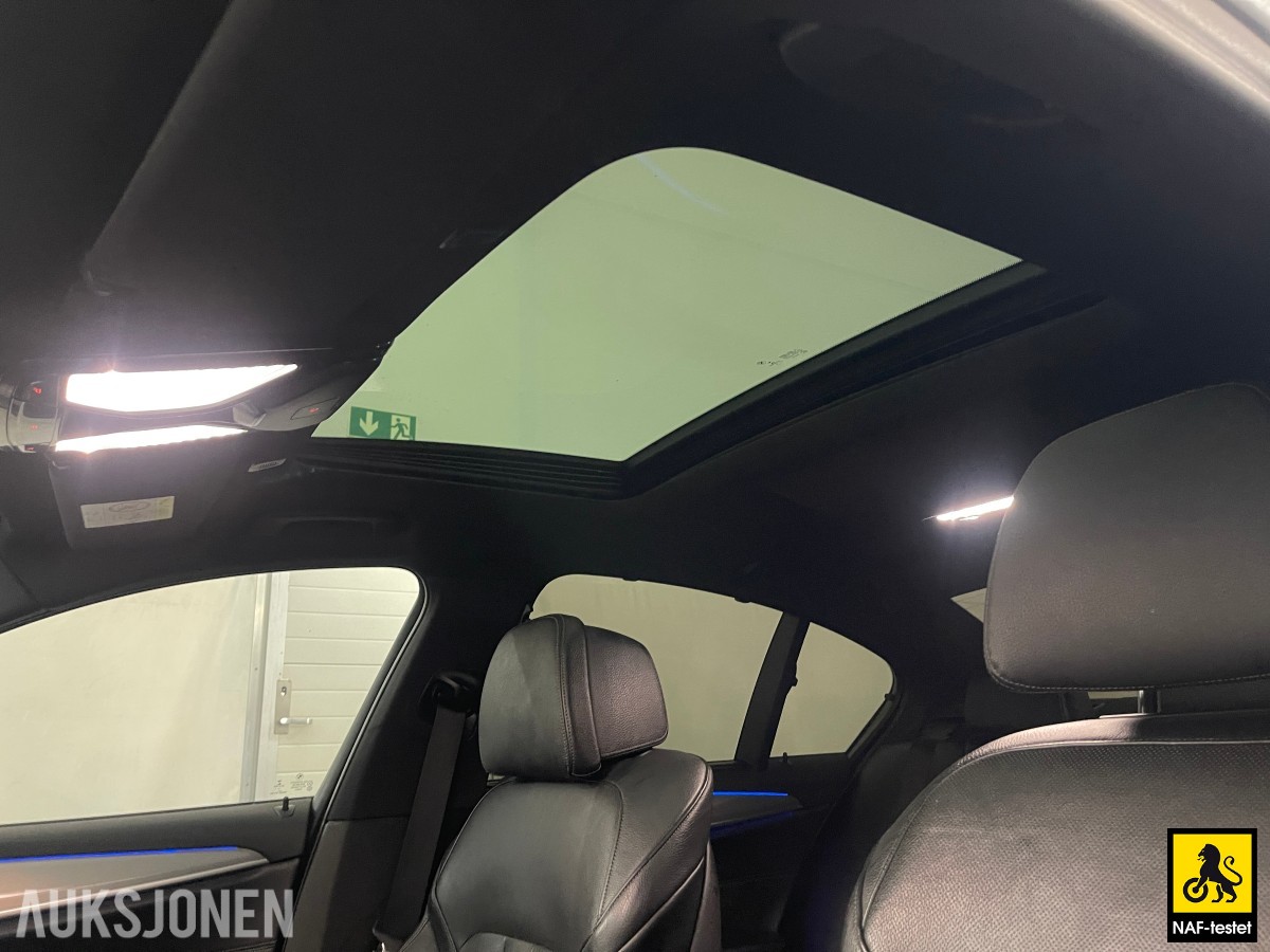 2018 BMW 530E M SPORT 360-KAMERA HEAD-UP SOLTAK KOMFORTSETER SKINN
