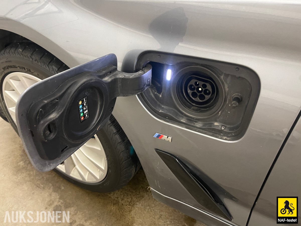 2018 BMW 530E M SPORT 360-KAMERA HEAD-UP SOLTAK KOMFORTSETER SKINN