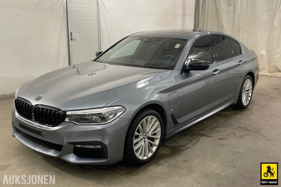 2018 BMW 530E M SPORT 360-KAMERA HEAD-UP SOLTAK KOMFORTSETER SKINN