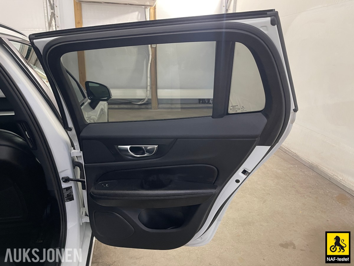 2020 Volvo V60 T8 AWD R-DESIGN VARMER HARMAN/KARDON PANORAMA